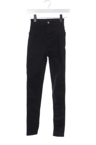 Dámské džíny  Pull&Bear, Velikost XS, Barva Černá, Cena  367,00 Kč