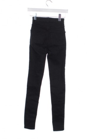 Dámské džíny  Pull&Bear, Velikost XS, Barva Černá, Cena  367,00 Kč