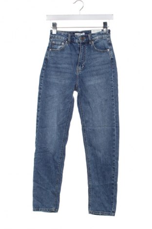 Damskie jeansy Pull&Bear, Rozmiar XS, Kolor Niebieski, Cena 150,99 zł