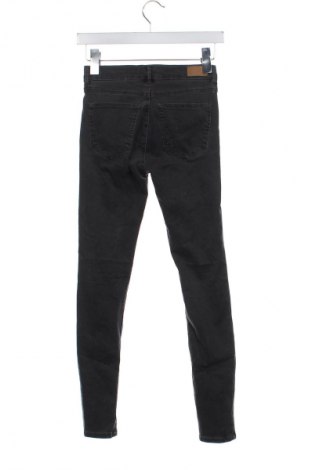 Damskie jeansy Pull&Bear, Rozmiar S, Kolor Czarny, Cena 95,99 zł