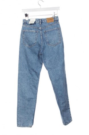 Damskie jeansy Pull&Bear, Rozmiar XS, Kolor Niebieski, Cena 150,99 zł