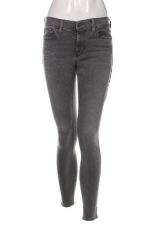 Дамски дънки Signature By Levi Strauss & Co, Размер L, Цвят Сив, Цена 29,99 лв.