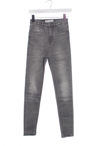 Damen Jeans Stradivarius, Größe XS, Farbe Grau, Preis € 14,83