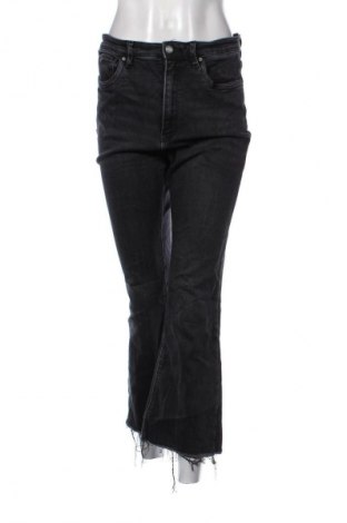 Dámske džínsy  Stradivarius, Veľkosť M, Farba Čierna, Cena  16,95 €