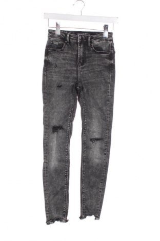 Blugi de femei Stradivarius, Mărime XS, Culoare Multicolor, Preț 98,99 Lei