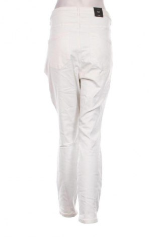 Γυναικείο Τζίν Vero Moda, Μέγεθος 3XL, Χρώμα Λευκό, Τιμή 49,99 €