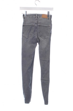 Blugi de femei Zara, Mărime XS, Culoare Gri, Preț 71,05 Lei