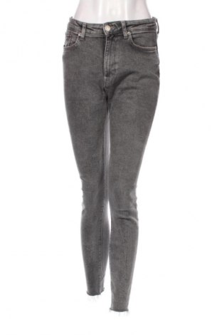 Dámske džínsy  Zara, Veľkosť M, Farba Sivá, Cena  15,95 €