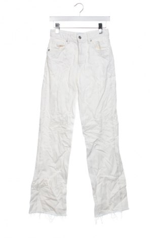 Damen Jeans Zara, Größe S, Farbe Weiß, Preis € 18,99
