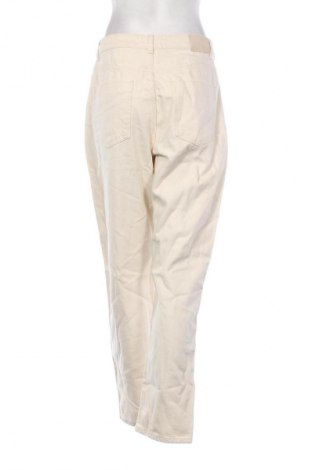 Damskie jeansy Zara, Rozmiar M, Kolor ecru, Cena 88,99 zł