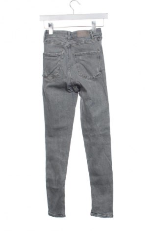 Damskie jeansy Zara, Rozmiar XS, Kolor Szary, Cena 40,99 zł
