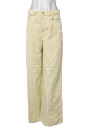 Дамски джинси Tommy Jeans, Размер M, Цвят Жълт, Цена 71,99 лв.