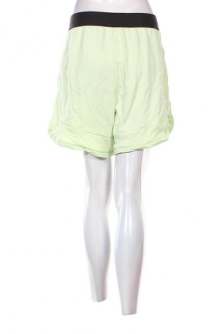 Damen Shorts Adidas, Größe L, Farbe Grün, Preis 23,99 €