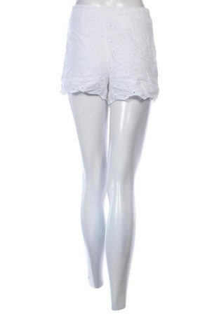 Damen Shorts Amisu, Größe S, Farbe Weiß, Preis € 10,99
