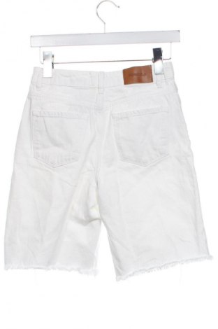 Pantaloni scurți de femei Formula, Mărime S, Culoare Alb, Preț 84,99 Lei