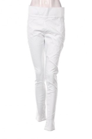 Damen Shorts Free Quent, Größe XL, Farbe Weiß, Preis 16,99 €
