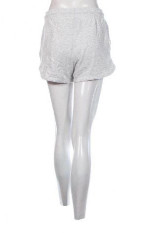 Pantaloni scurți de femei H&M, Mărime S, Culoare Gri, Preț 46,99 Lei