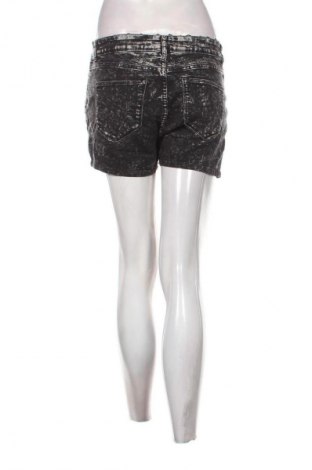 Pantaloni scurți de femei H&M Divided, Mărime M, Culoare Multicolor, Preț 57,99 Lei