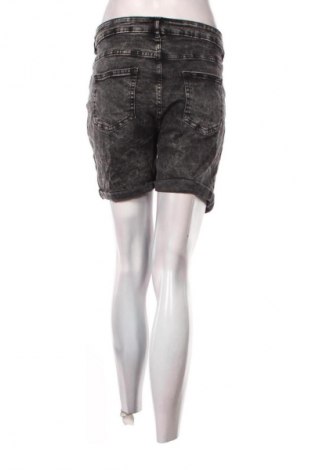 Női rövidnadrág Janina, Méret XL, Szín Fekete, Ár 4 969 Ft
