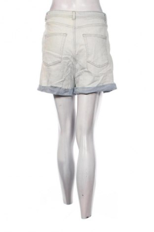 Pantaloni scurți de femei Kiabi, Mărime M, Culoare Alb, Preț 62,99 Lei
