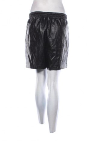 Dámské kraťasy  Pieces, Velikost XL, Barva Černá, Cena  329,00 Kč