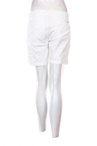 Pantaloni scurți de femei Tommy Hilfiger, Mărime M, Culoare Alb, Preț 226,99 Lei