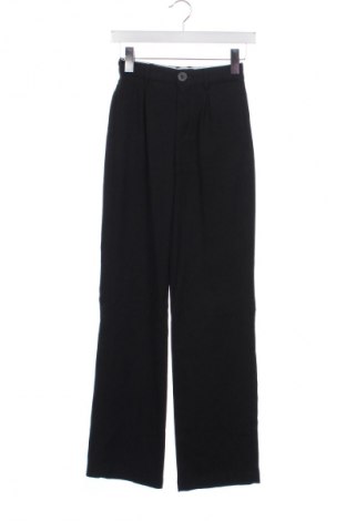 Γυναικείο παντελόνι Bershka, Μέγεθος XXS, Χρώμα Μαύρο, Τιμή 24,55 €