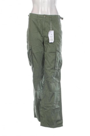 Pantaloni de femei Bershka, Mărime M, Culoare Verde, Preț 156,99 Lei