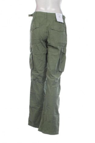 Pantaloni de femei Bershka, Mărime M, Culoare Verde, Preț 156,99 Lei