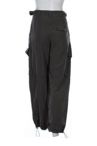 Damenhose Bershka, Größe S, Farbe Grün, Preis € 20,99