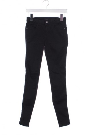 Pantaloni de femei Guess, Mărime XS, Culoare Negru, Preț 197,00 Lei