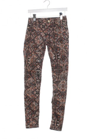 Γυναικείο παντελόνι H&M, Μέγεθος S, Χρώμα Πολύχρωμο, Τιμή 18,99 €