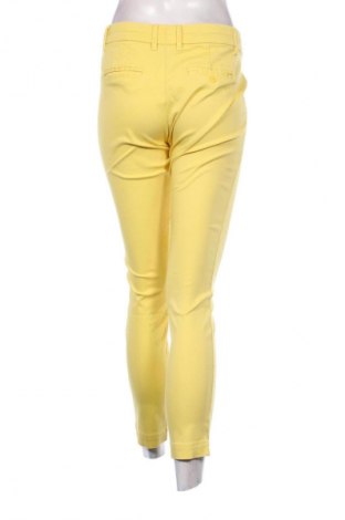 Damskie spodnie United Colors Of Benetton, Rozmiar M, Kolor Żółty, Cena 94,26 zł