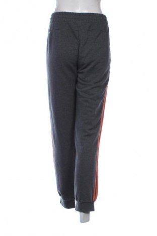Dámské tepláky Adidas, Velikost XXL, Barva Šedá, Cena  659,00 Kč