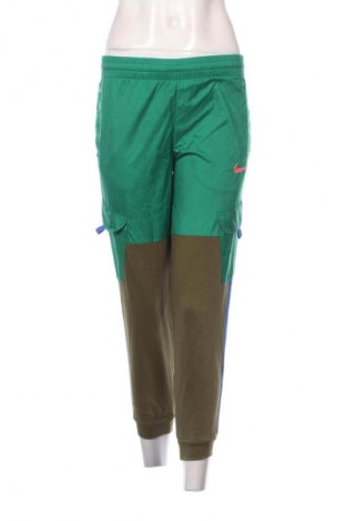 Dámske tepláky Nike, Veľkosť M, Farba Viacfarebná, Cena  23,95 €