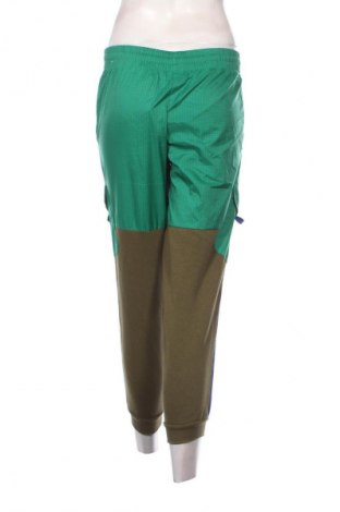Dámske tepláky Nike, Veľkosť M, Farba Viacfarebná, Cena  23,95 €