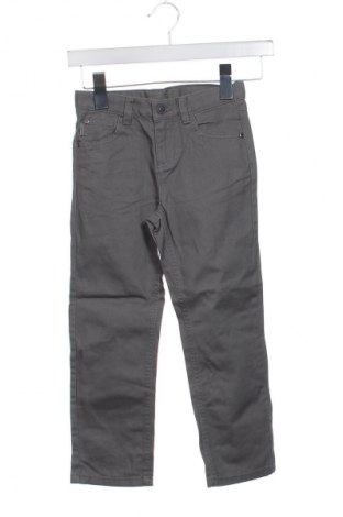 Gyerek farmernadrág LC Waikiki, Méret 4-5y / 110-116 cm, Szín Szürke, Ár 10 200 Ft