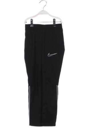 Gyerek sport nadrág Nike, Méret 6-7y / 122-128 cm, Szín Fekete, Ár 9 219 Ft