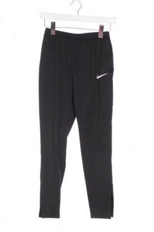 Pantaloni de trening, pentru copii Nike, Mărime 11-12y/ 152-158 cm, Culoare Negru, Preț 218,08 Lei