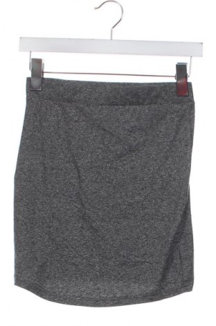 Пола H&M Divided, Размер XS, Цвят Многоцветен, Цена 19,99 лв.