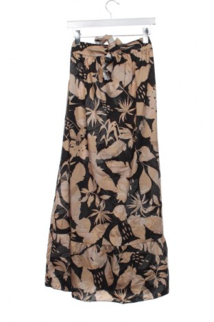 Пола NEW COLLECTION, Размер XS, Цвят Многоцветен, Цена 41,99 лв.