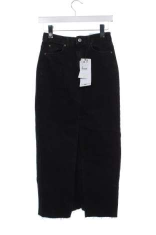 Szoknya Stradivarius, Méret XS, Szín Fekete, Ár 12 449 Ft