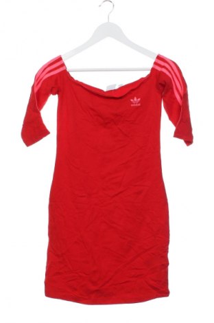 Рокля Adidas Originals, Размер XS, Цвят Червен, Цена 82,99 лв.