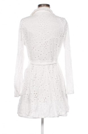 Kleid Amisu, Größe M, Farbe Weiß, Preis € 15,00