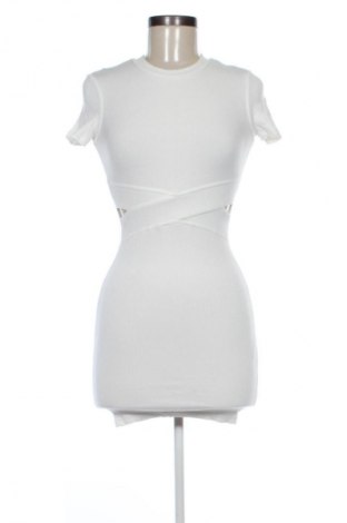 Kleid Bershka, Größe XS, Farbe Weiß, Preis 13,99 €