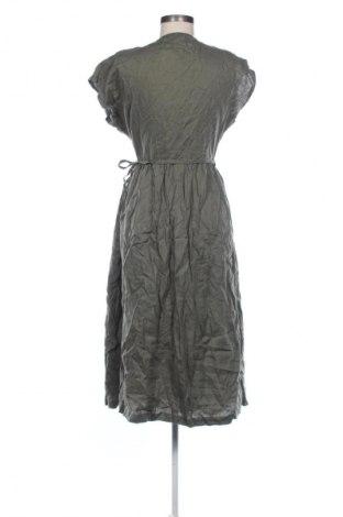 Kleid C&A, Größe M, Farbe Grün, Preis 23,99 €