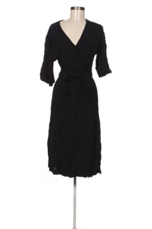 Φόρεμα Design By Kappahl, Μέγεθος M, Χρώμα Μαύρο, Τιμή 19,99 €