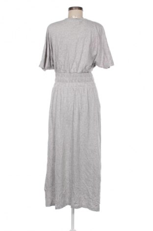 Šaty  H&M, Veľkosť M, Farba Sivá, Cena  27,70 €