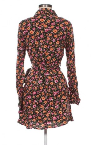 Рокля H&M Divided, Размер S, Цвят Многоцветен, Цена 48,99 лв.