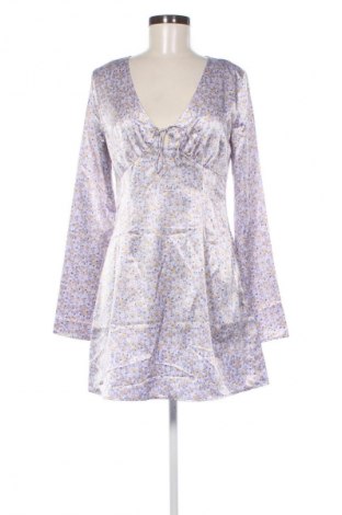 Рокля H&M Divided, Размер M, Цвят Многоцветен, Цена 29,99 лв.